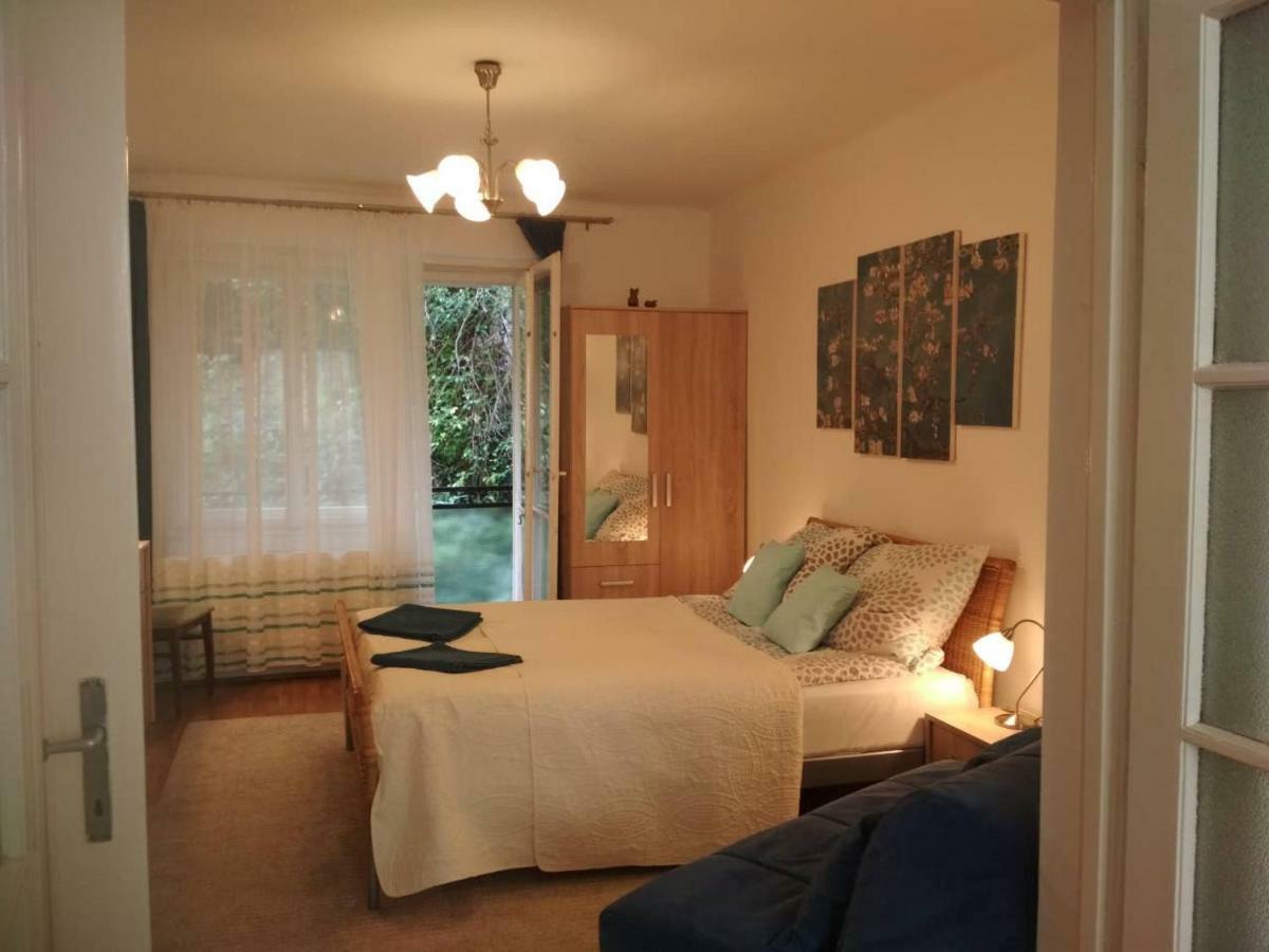 Zsuzsa Apartman Budapest Bagian luar foto